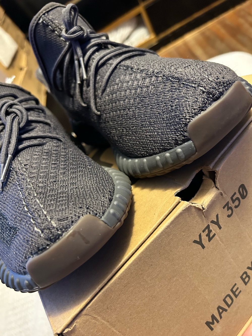 β¨ #Exclusive #Yeezy #350 #Galaxy #Cinder #Size 10 1/2 #NoBox #LikeNew - Picture 9 of 10